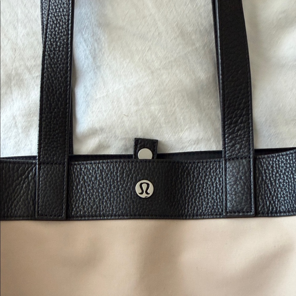 Lululemon Now and Always Tote *15L - Picture 4 of 9